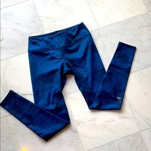 alo blue camouflage leggings.